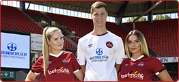 banner men and girl